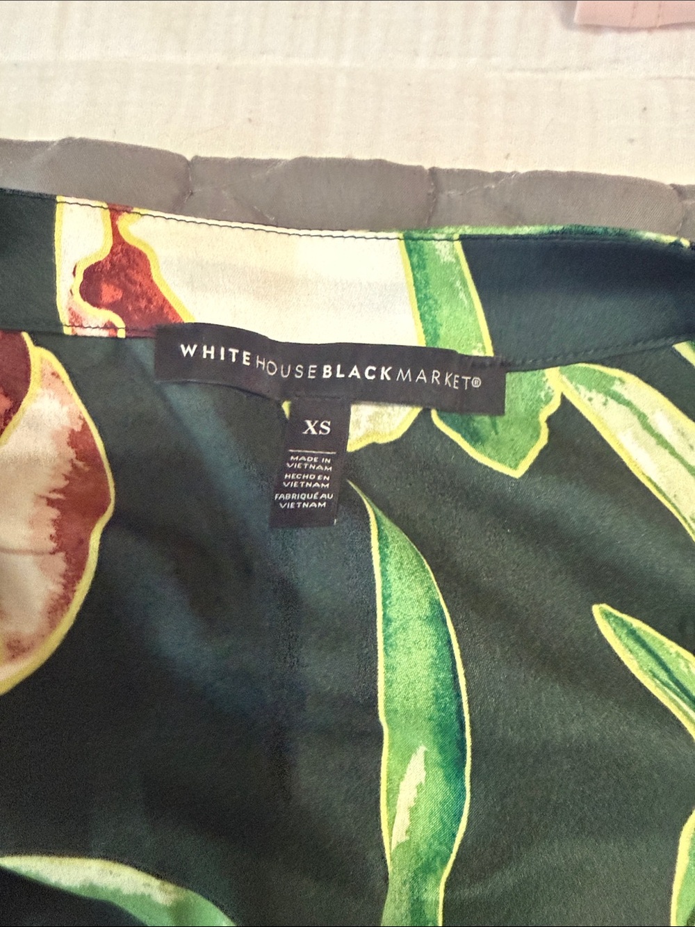 White House Black Market Dark Green Floral Blouse - Picture 2 of 2